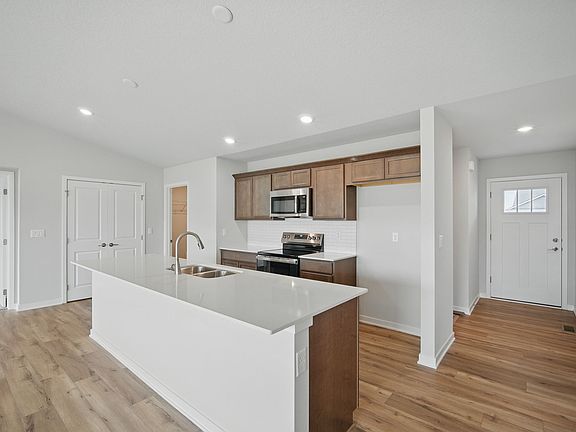 4th image of 1919 Tuscany Dr SE