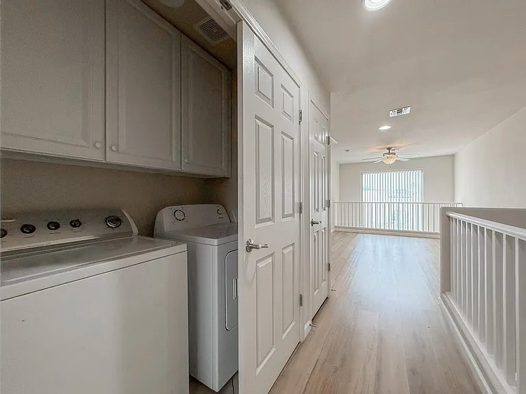 1851 W Vermont Ave — Photo 17