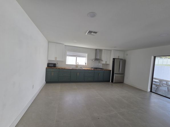 1912 Providence Rd #2