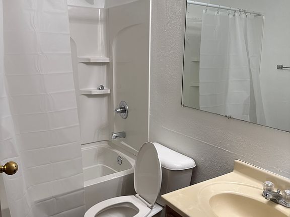 5th image of 2300 Clark St APT 7