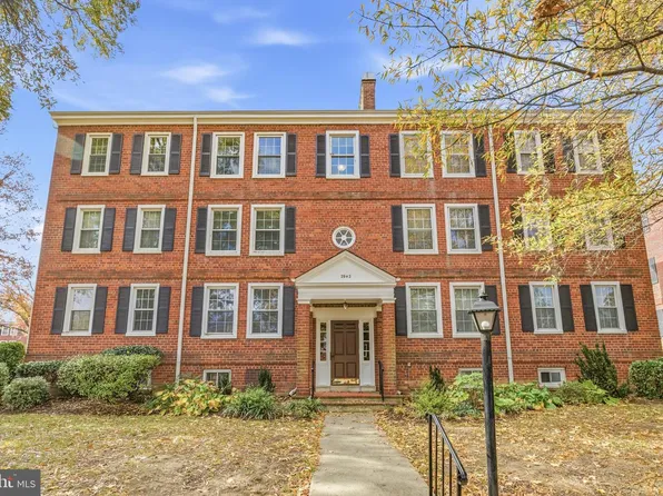 2942 S Columbus St APT A2, Arlington, VA 22206