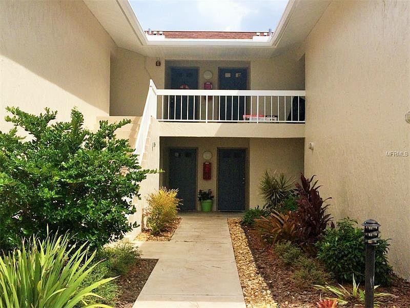 1st image of 2121 Wood St #207