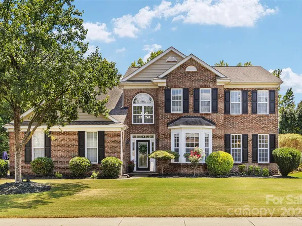 806 Springwood Dr, Waxhaw, NC 28173