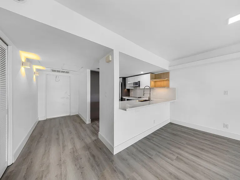 3151 S Palm Aire Dr #407 — Photo 9