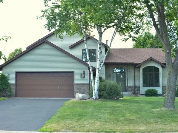 3220 Highlands Rd N, Brooklyn Park, MN 55443