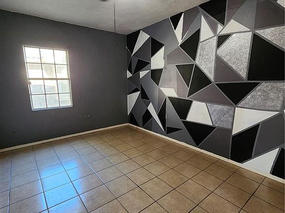 5th image of 504 N Beto Garcia Dr