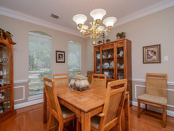 5th image of 3014 Meadow Pond Dr