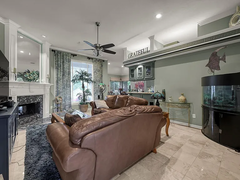 192 Monterrey Rd W — Photo 10