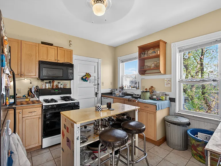 671 Washington St #2 — Photo 13