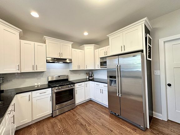 4th image of 1114 Callaway Dr W