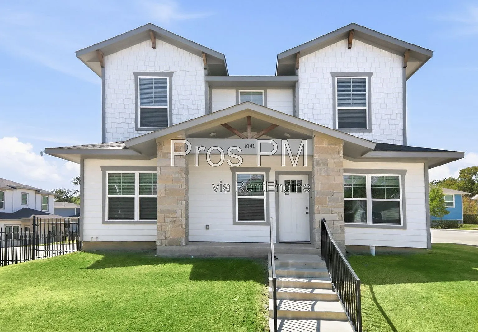 4 bed, 4.5 bath, $2,200 — Photo 1