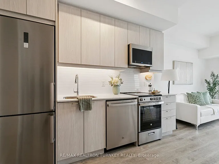 185 Deerfield Rd #18 — Photo 6