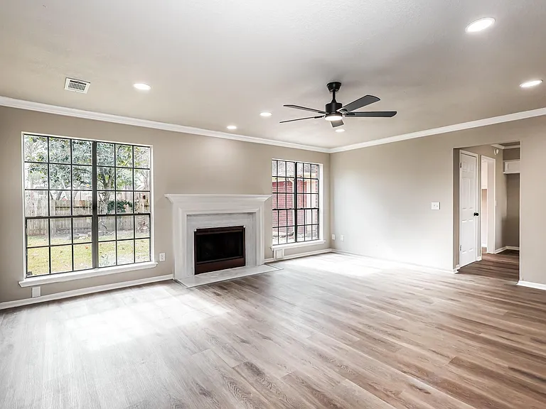 18703 Evergreen Falls Dr — Photo 2