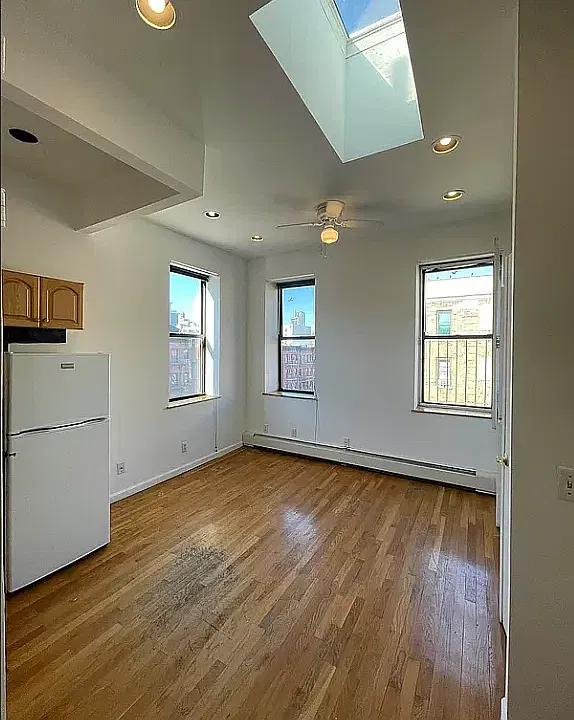 82 W 105th St #5A