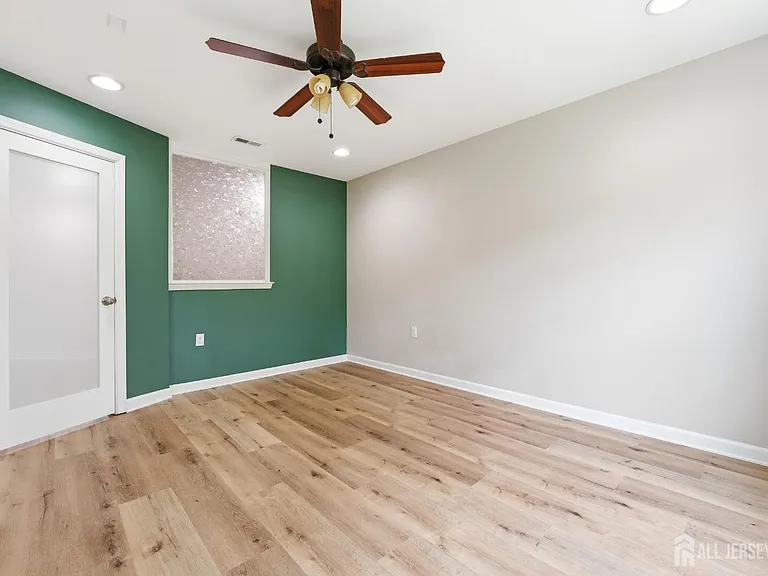 105 Pearce Ln S — Photo 35