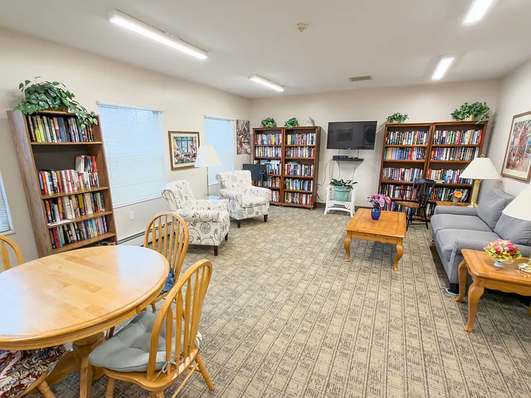 Seneca Pointe — Photo 15