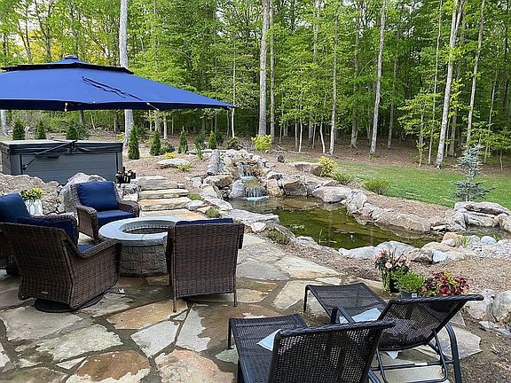 4th image of 595 Long Meadow Dr