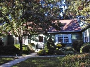 4 Essex Ln, Madison, CT 06443