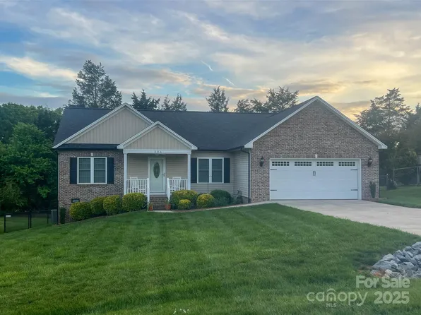506 E Pine St, Maiden, NC 28650