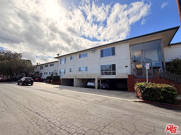 5th image of 13535 Moorpark St