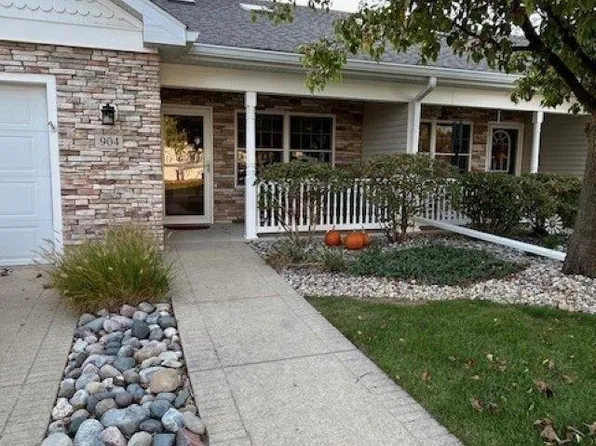 904 Evergreen Ln, Mason, MI 48854