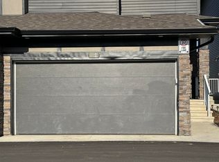 2710 66th St SW #2, Edmonton, AB T6X1A3