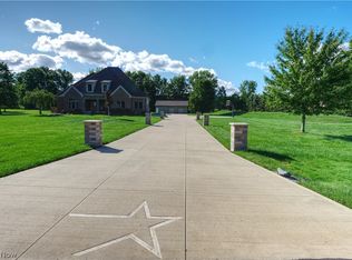 25785 Meadow Trl, Columbia Station, OH 44028