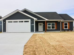 412 N Edgewood Dr, Coffeyville, KS 67337