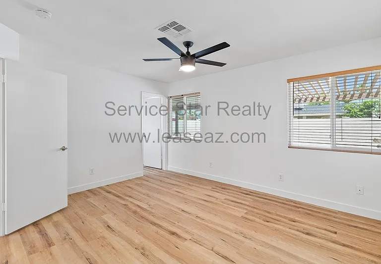 6802 E Paradise Ln — Photo 17