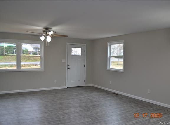 5th image of 2020 Eastside Dr