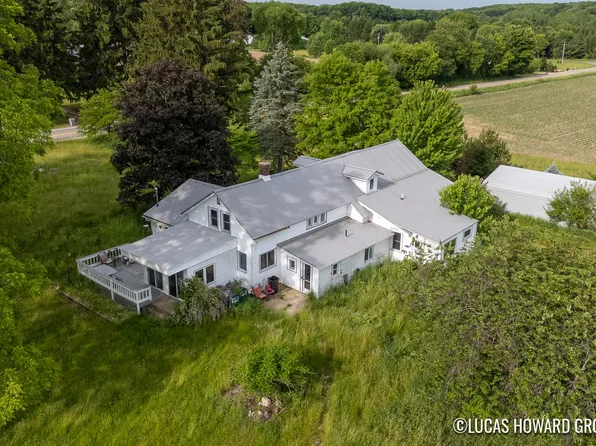 2221 W 68th St, Newaygo, MI 49337