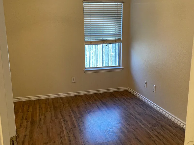 1035 Port Sullivan Dr — Photo 10