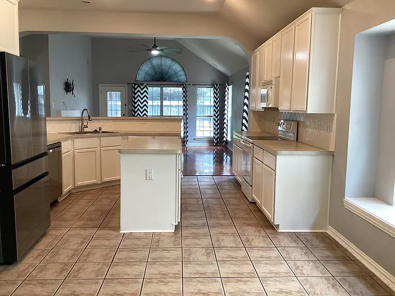9121 Rose Ct — Photo 7