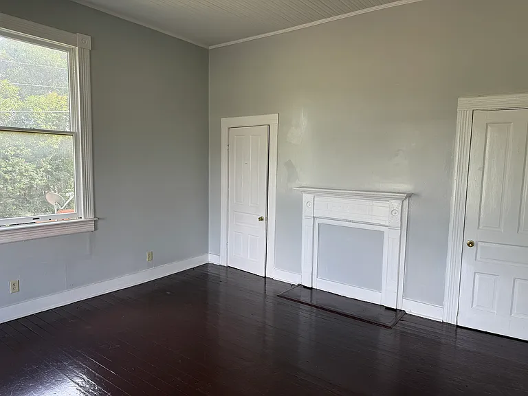 69 E Main St — Photo 16