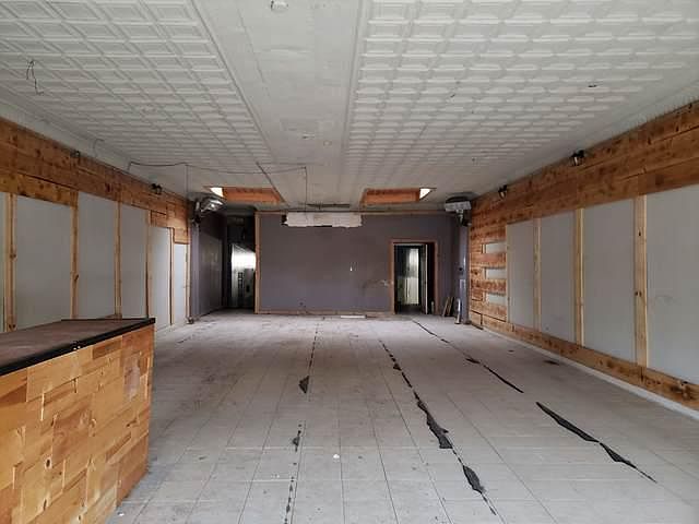 2nd image of 6948 N Western Ave