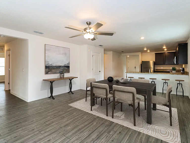 250 Catalonia Ave NW — Photo 5