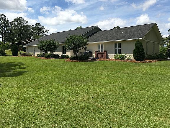 3rd image of 125 Lakewood Dr