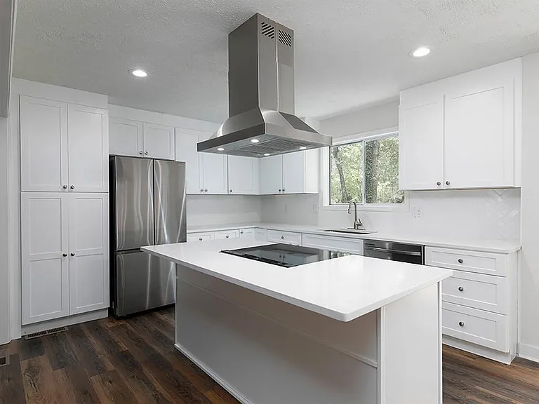 2506 Kingsley Dr NE — Photo 13
