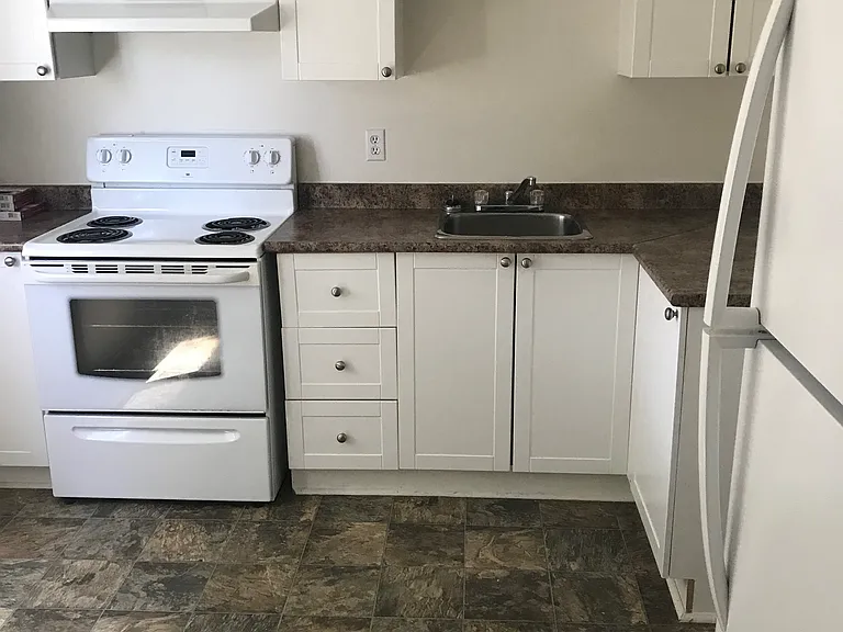 1993 Greenway Park Ln — Photo 2