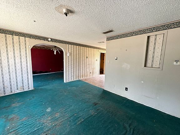 3rd image of 741 Calvert St