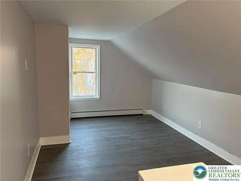 404 Mahoning St — Photo 8