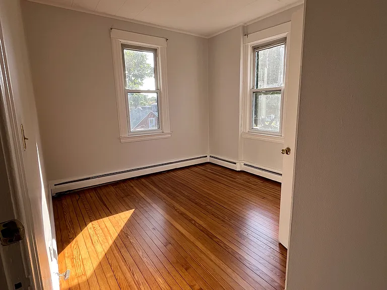 916 Old York Rd — Photo 16