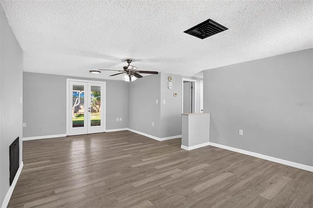 3 bed, 2.0 bath, 986 sqft, $1,695 — Photo 4