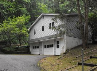 156 Black Brook Rd, Hampton, NJ 08827