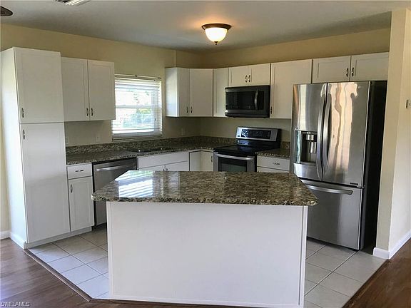 4th image of 3005 SW 2nd Pl