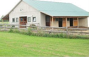 custom horse barn