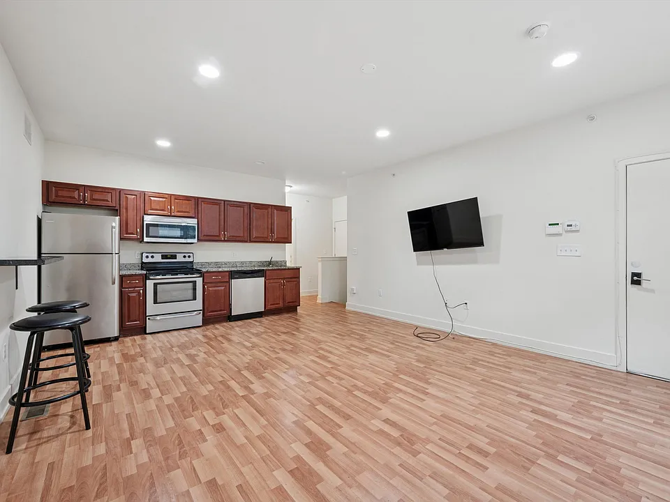 1511 W Master St #1