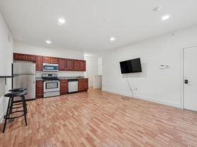 1505 W Master St
