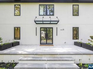 33 Knoll Rd, Tenafly, NJ 07670