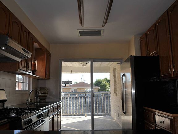 2nd image of 14418 22nd Ave #2